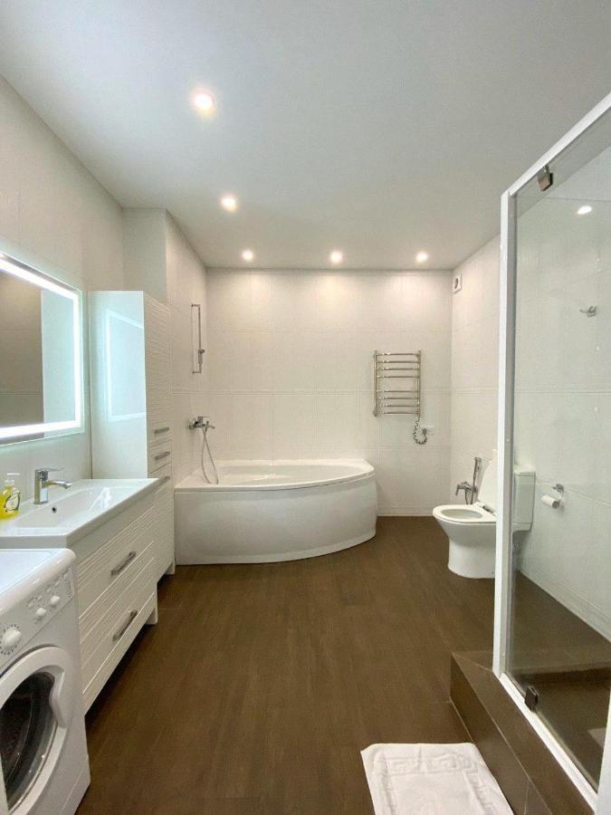 Gagarin Plaza Stylish Apartment Odessa Eksteriør bilde