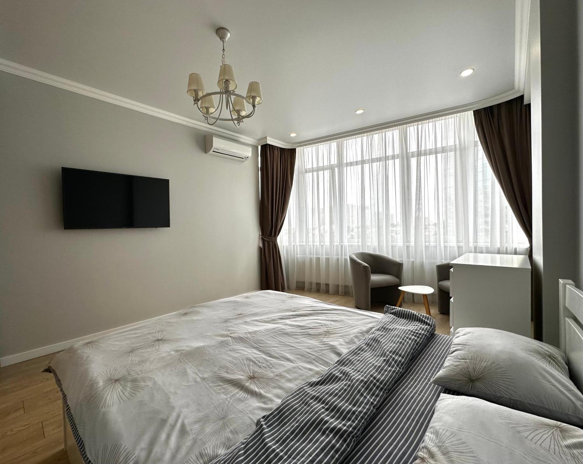 Gagarin Plaza Stylish Apartment Odessa Eksteriør bilde